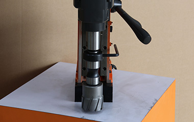 磁力鉆不能盲打，如何對超厚鋼板作業